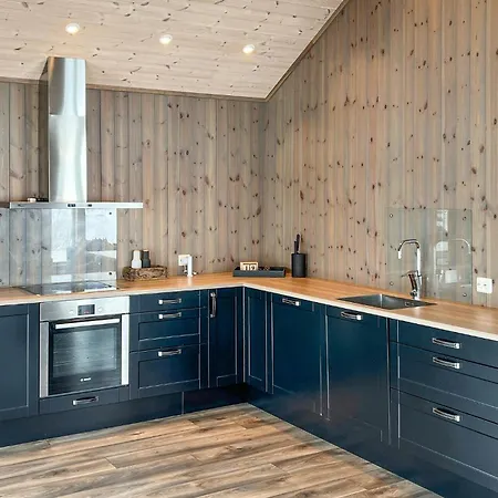 Gorgeous In With View *