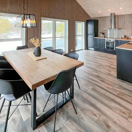 Gorgeous In With View