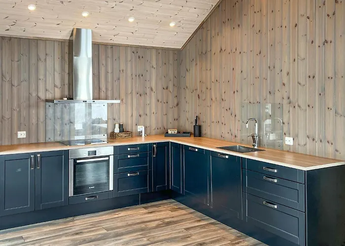 Gorgeous In With View *