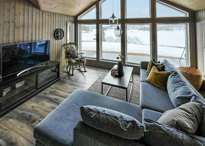 Semesterbostad Gorgeous In With View Evje